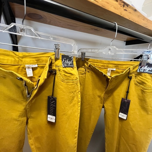 Women's Skinny Jeans in Mustard Yellow - Ethyl - Picture 11 of 16
